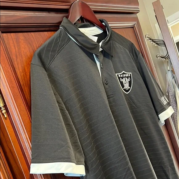 Brand New NFL Team Apparel Las Vegas Raiders Black & Silver Polo Sports Shirt! - Picture 3 of 12